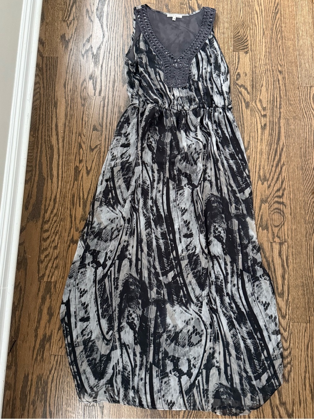 Black Rainn Black & Gray Sleeveless Crochet V-Neck Maxi Dress
